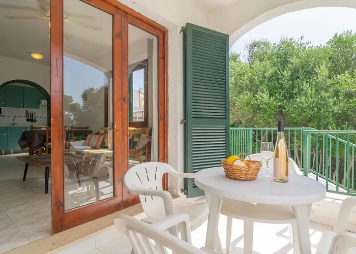 Appartement Biniforcat 11 *